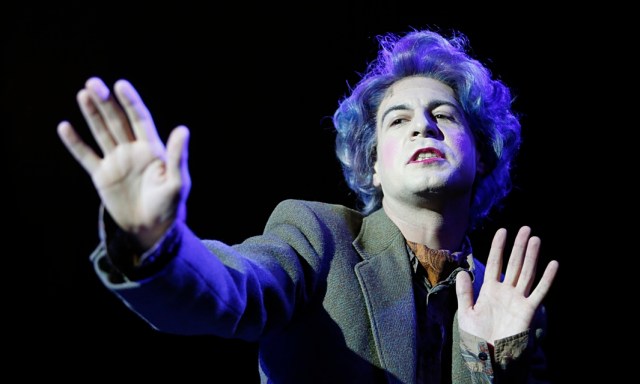 Mark-Farrelly-in-Quentin-0141